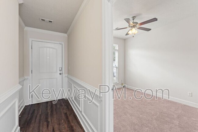 Foto del edificio - 801 Trailside Ct