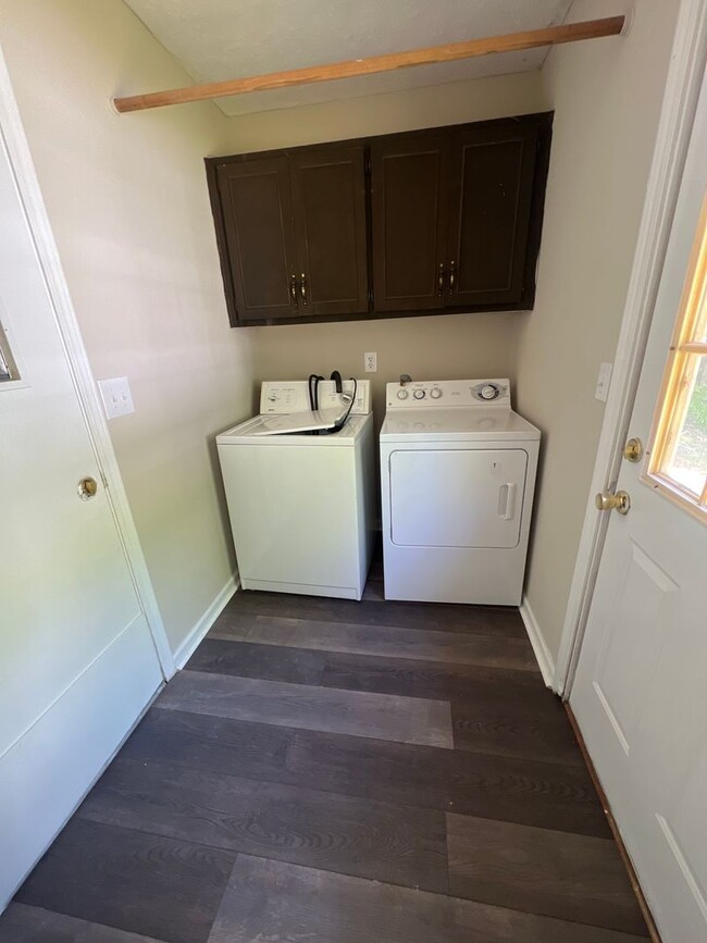 Building Photo - Charming Northgate Home