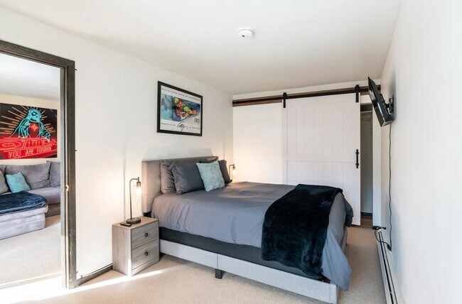 Bedroom 2 - 1040 Vail View Dr