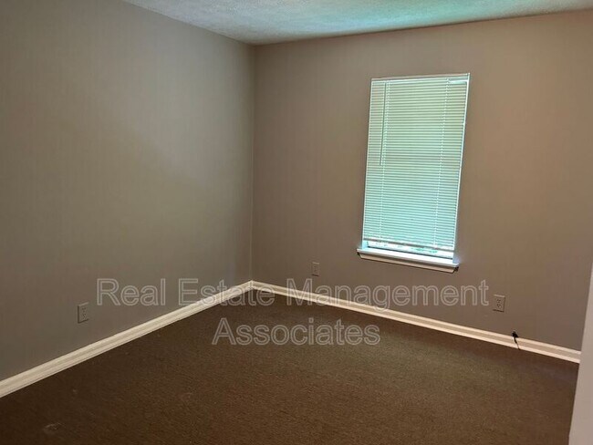 Foto del edificio - 413 E Central Ave