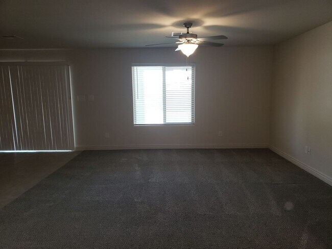 Building Photo - Gorgeous 4 bedroom for rent