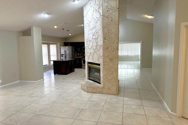 Building Photo - 12660 Headwater Cir