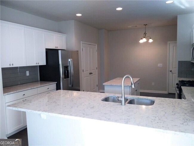 Foto del edificio - 5023 Garrett Ct