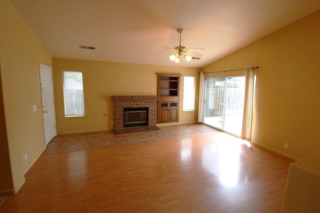 Building Photo - 3 br, 2 bath House - 8418 Patmon Drive
