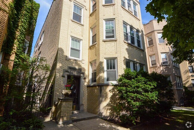 Building Photo - 5534 N Artesian Ave