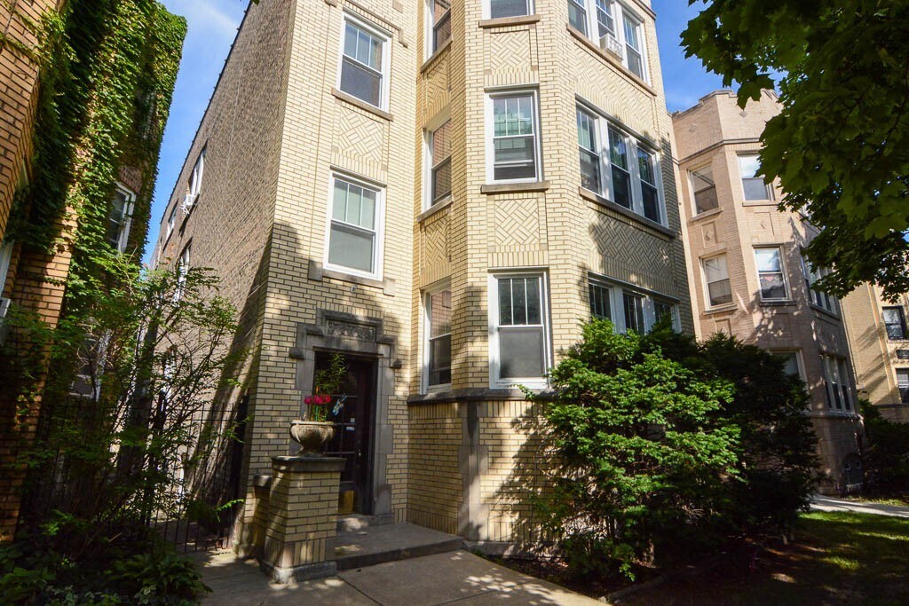 Foto principal - 5534 N Artesian Ave