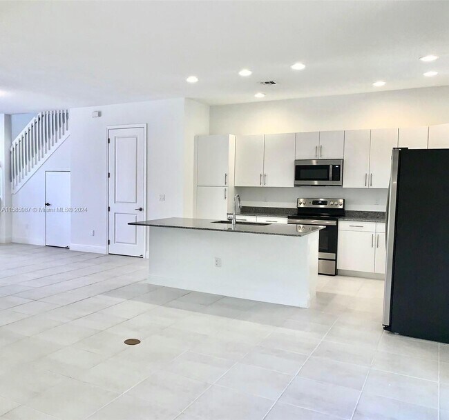 Foto del edificio - 129 NW 209th Ln