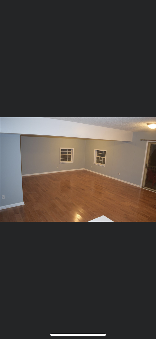 Building Photo - 5621 Upper Mount Vernon Rd