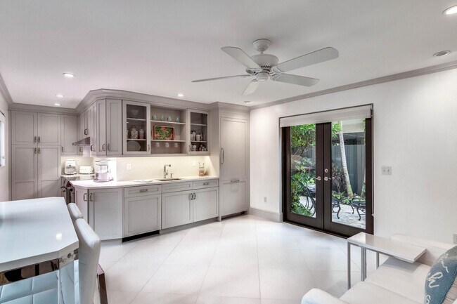 Building Photo - 226 Chilean Ave