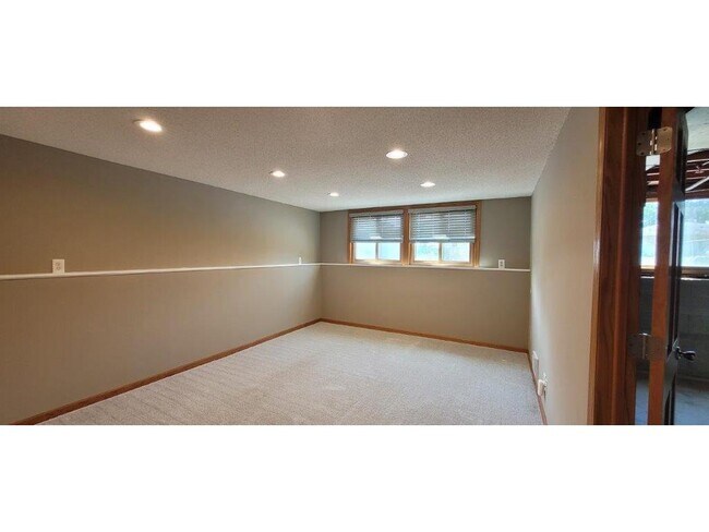 Foto del edificio - 8496 Harkness Rd