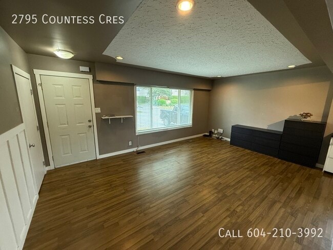 Building Photo - Full House with 2 Kitchens