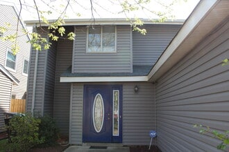 Building Photo - 5389 Chatham Lake Dr