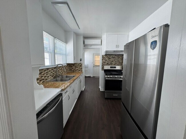 Foto del edificio - 4132 Vantage Ave