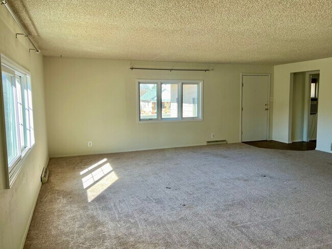 Building Photo - 3bd/2ba Home near Downtown Littleton!
