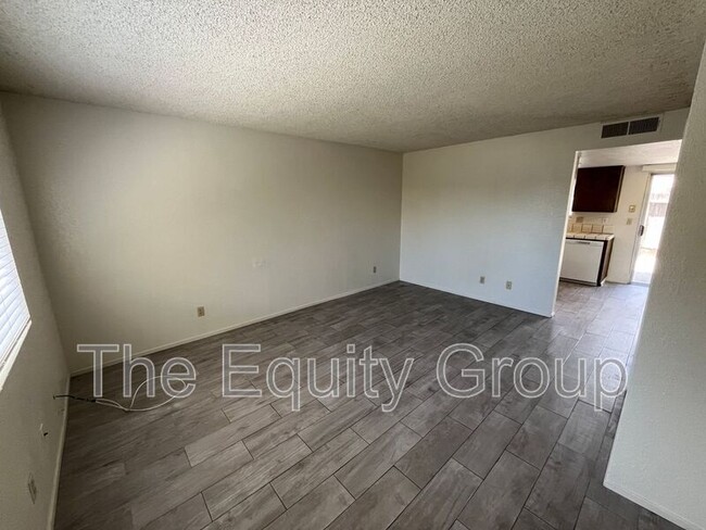 Foto del edificio - 828 N Williford Dr