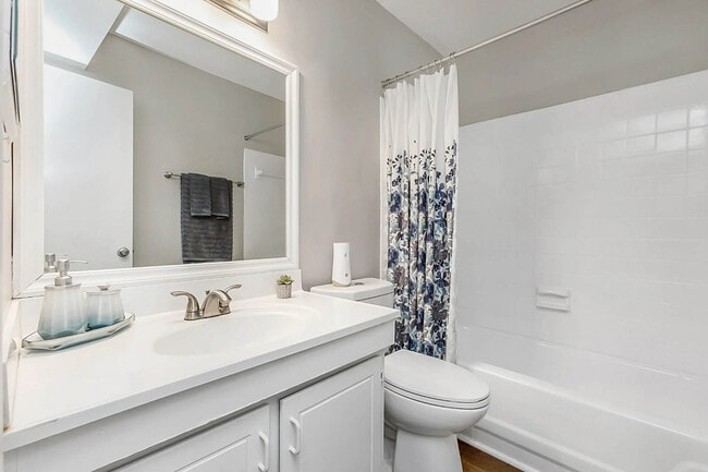 Interior Photo - Planters Trace Apartment Homes