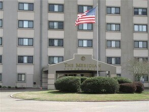 Building Photo - 11550 Southfork Ave