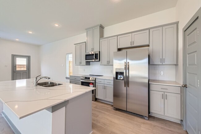 Foto del edificio - 33146 Willow Hts Ln