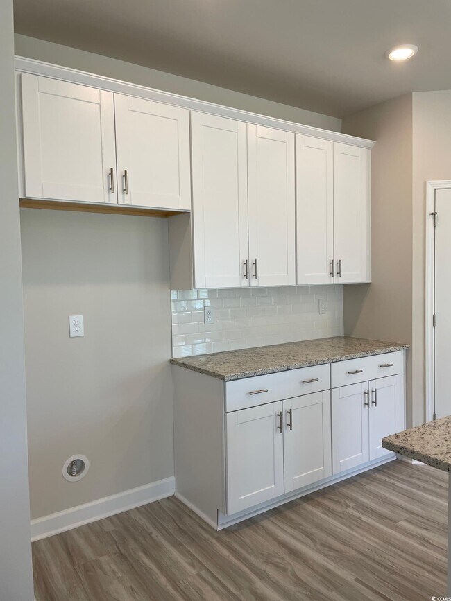 Foto del edificio - 4205 Falls Oaks St