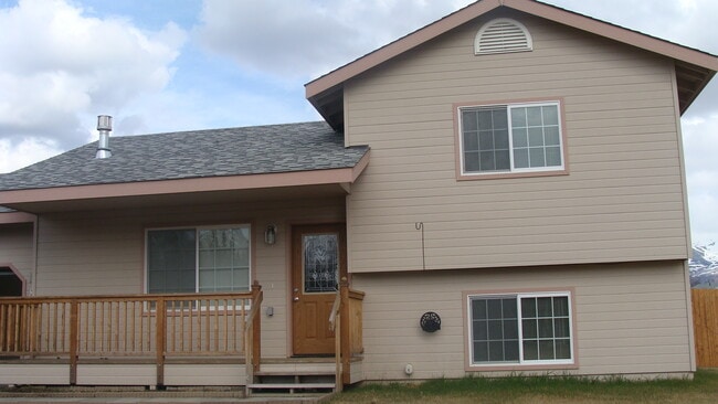 Building Photo - 895 S Pinnacle Mountain Dr