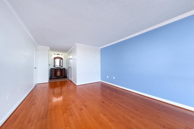 Building Photo - 5300 Holmes Run Pkwy