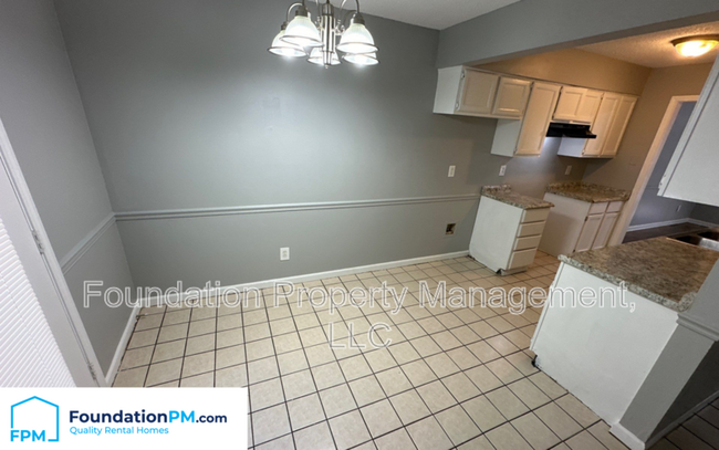 Building Photo - 5572 Crepe Myrtle Drive