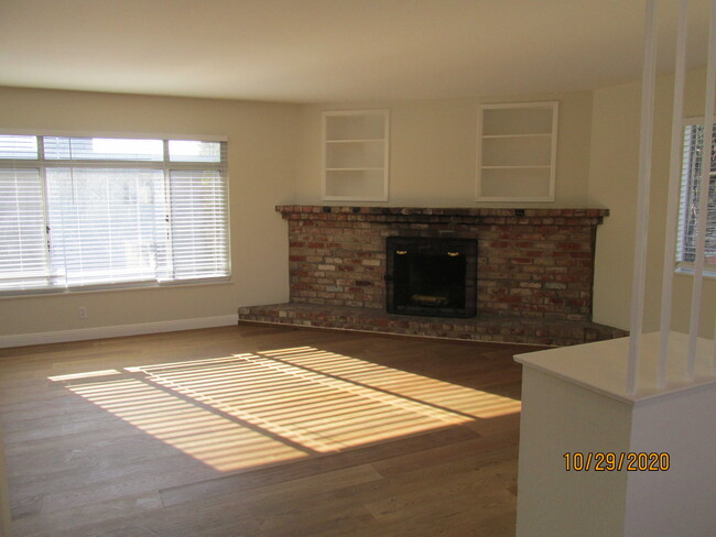 Building Photo - 302 Euclid Ave