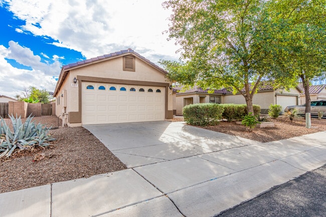 Building Photo - 597 W Casa Mirage Dr