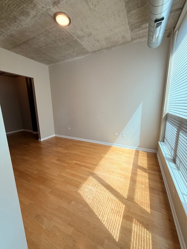 Foto del edificio - 125 E 13th St