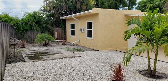 Building Photo - 1115 N 22nd Ave