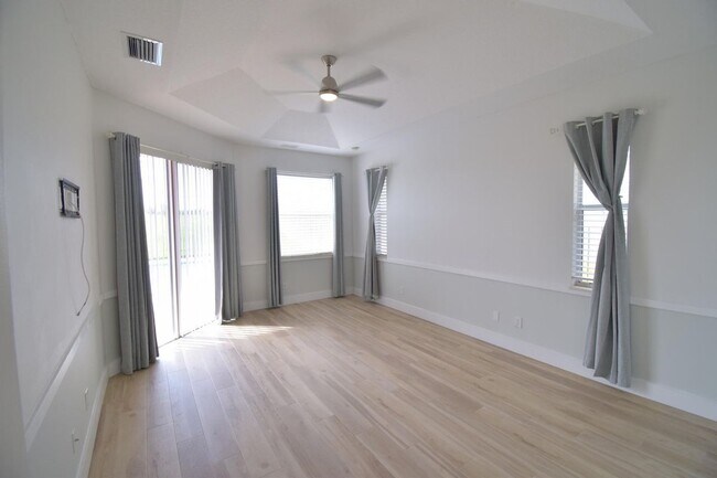 Foto del edificio - 359 SW Kestor Dr