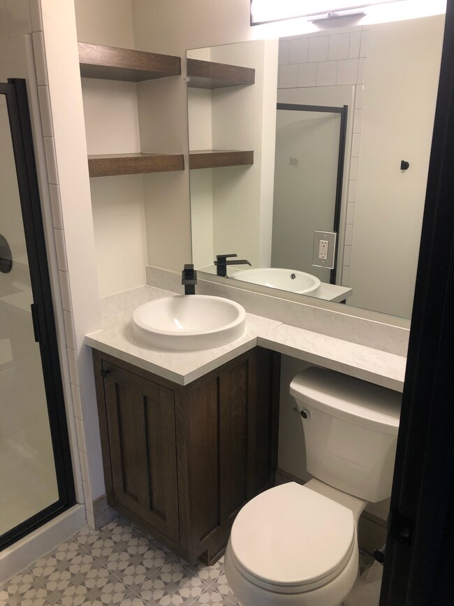 Baño - 524 S Dorchester Ave