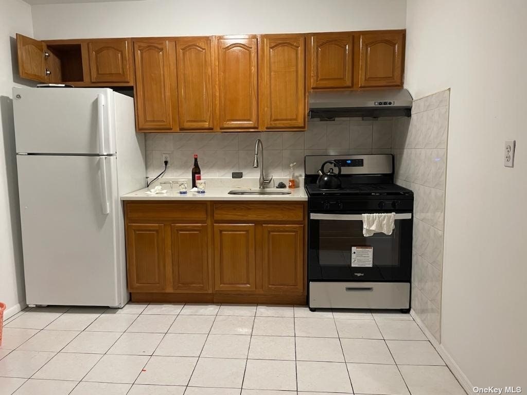 Primary Photo - 144-35 37th Ave