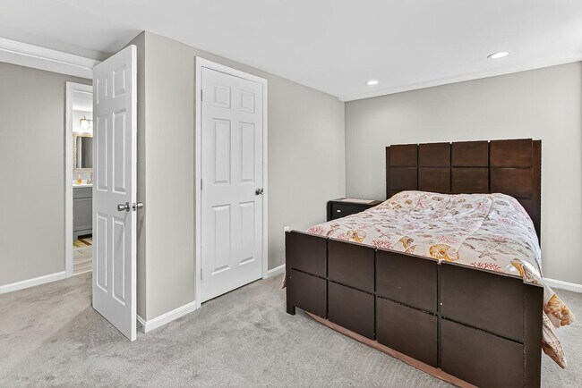 Foto del edificio - 1300 Pinstripe Ct