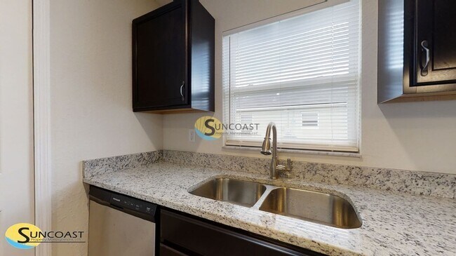 Building Photo - 9520 N Camel Dr