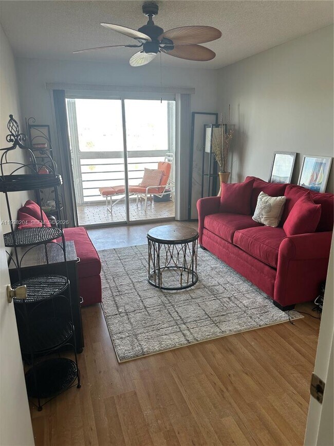 Foto del edificio - 3043 Exeter C