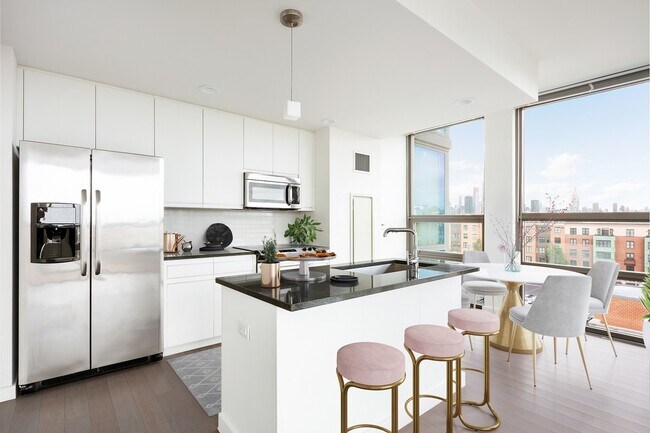 Building Photo - 554 9th St