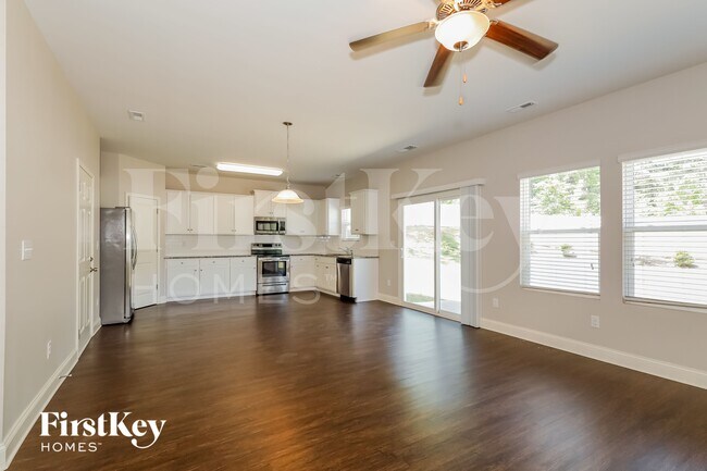 Foto del edificio - 9026 Evans Woods Dr