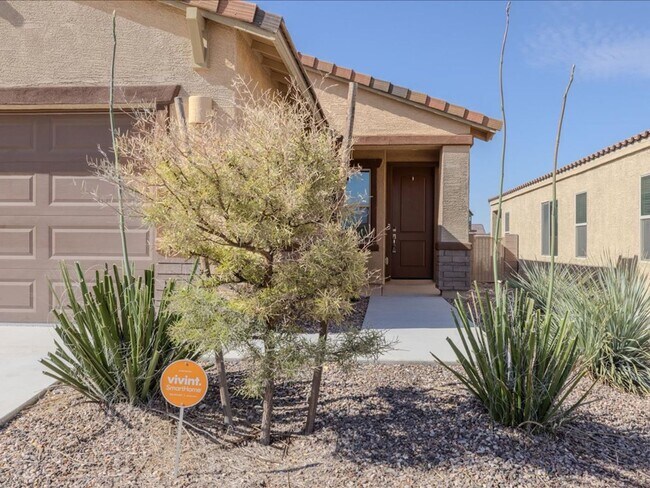 Building Photo - 3 Bedroom 2 Bathroom With Den      SOLAR P...