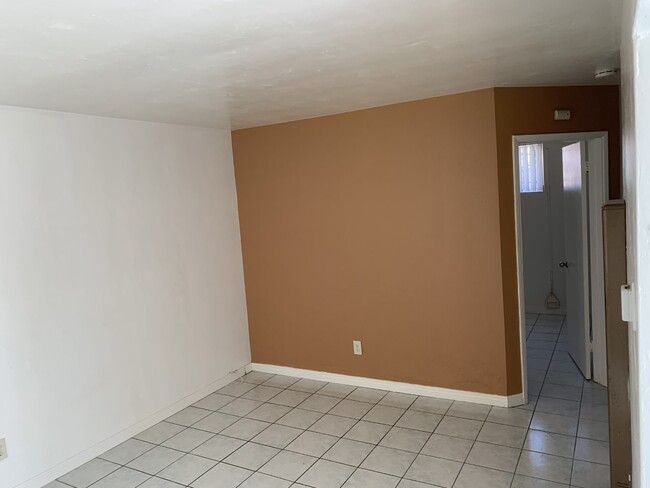 Building Photo - 353 S 37th St