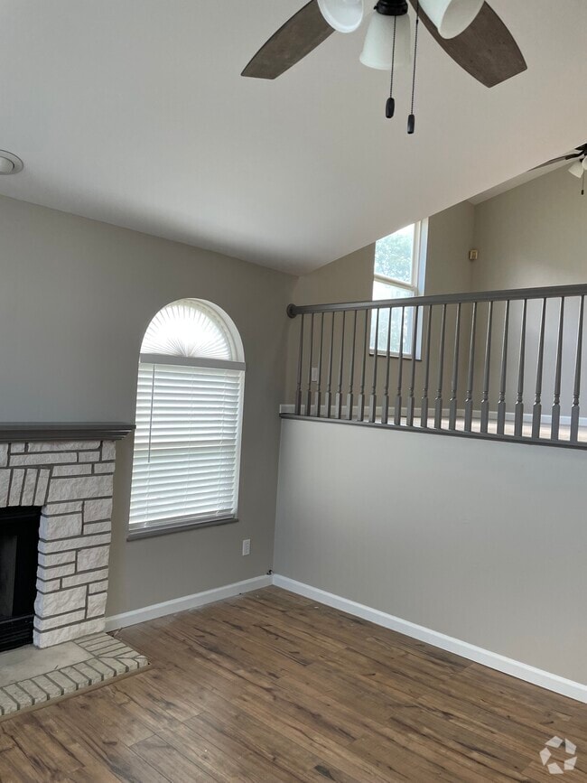 Valli Acres Apartments for Rent with Hardwood Floors Cottleville, MO