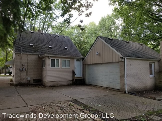 Building Photo - 3 br, 1.5 bath House - 20049 Woodcrest Street