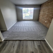 Building Photo - 1103 W Maple St