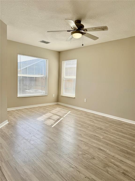 Foto del edificio - 6104 White Sails Dr