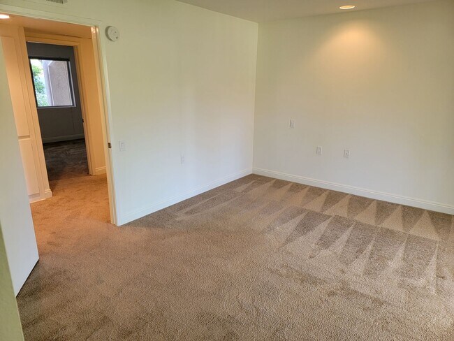 Building Photo - 55+ senior Community 3 br 2 bath 2 Car Garage