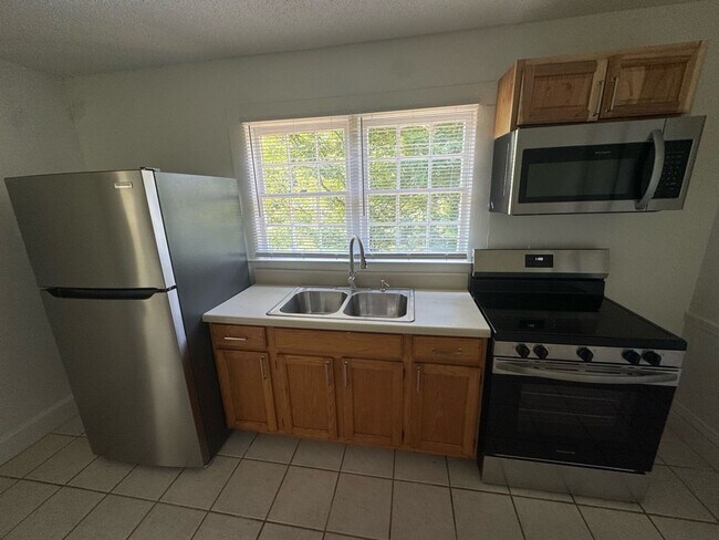 Foto del edificio - Charming 1-Bedroom Apartment in Elizabethton, TN