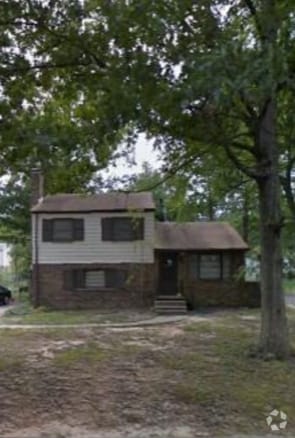 Building Photo - 6700 Battlewood Rd