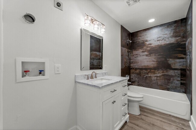 Foto del edificio - 4049 Lucille St