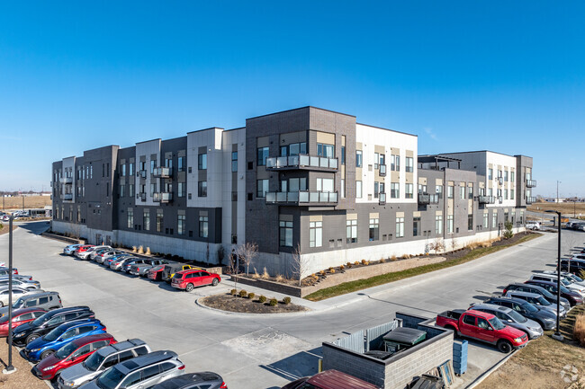 Building Photo - Ovation Heartwood Preserve-Independent Living