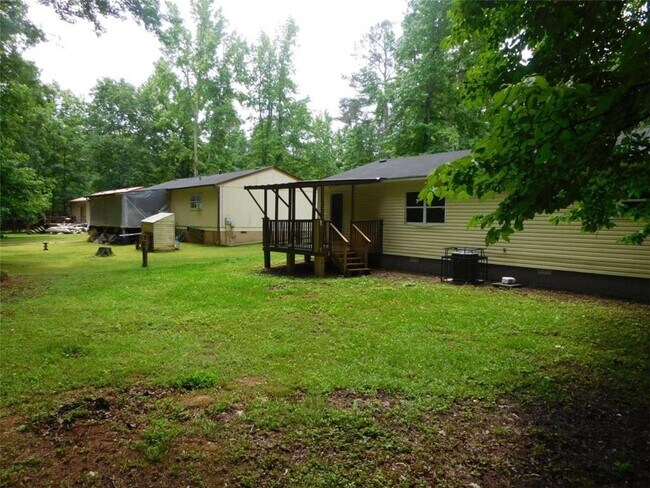Building Photo - 145 Sarsen Cir
